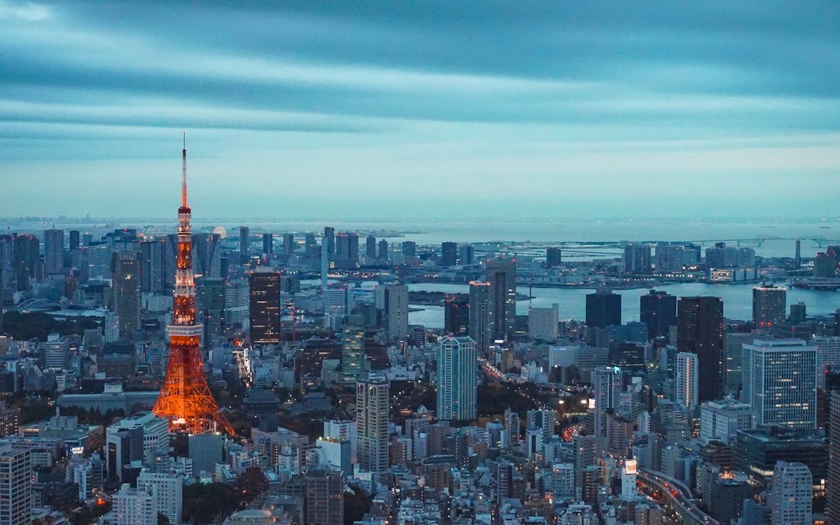 Nikkei 225 Closes at Multi-Decade High on Yen Weakness